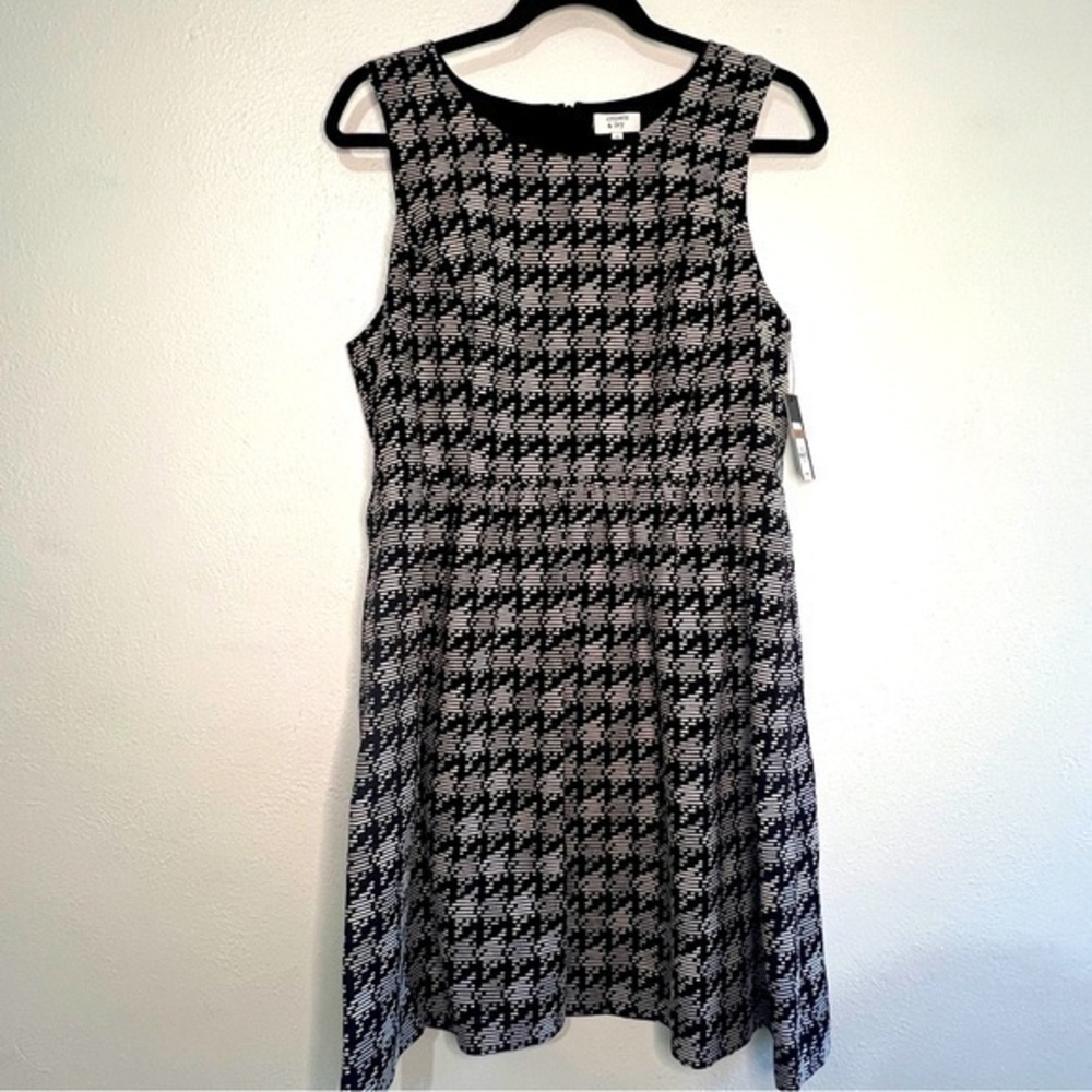 Crown & Ivy sleeveless black & white a-line dress, Sz 12. NWT.
